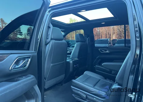 2021 Chevrolet Suburban 4Wd Lt z USA, uszkodzony, nr VIN 1GNSKCKD1MR319923